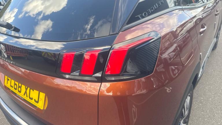 2019 Peugeot 3008 1.2 PureTech Allure EAT Euro 6 (s/s) 5dr SUV Petrol Automatic