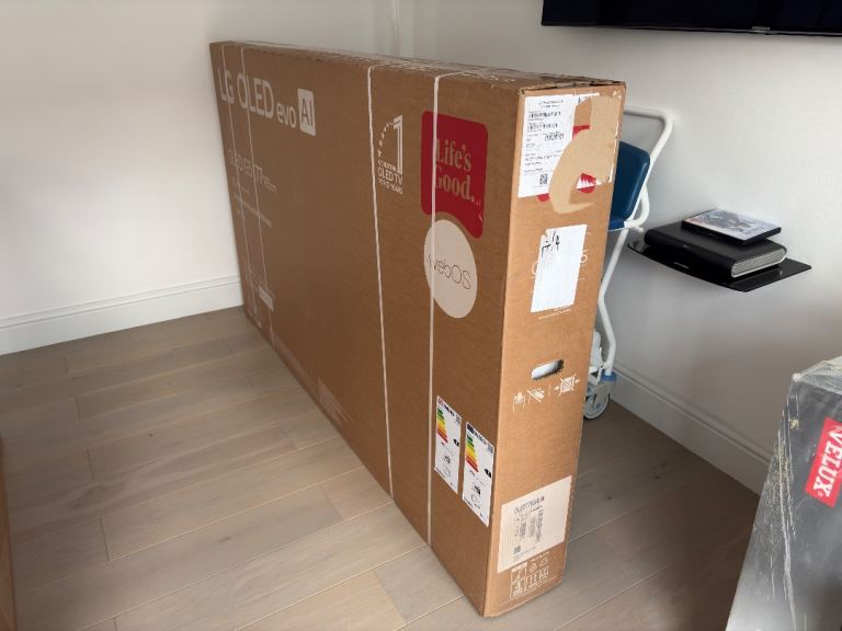 CAN DELIVER, SAVE £850 RRP £3599 BRAND NEW SEALED LG G5 77" OLED EVO AI 4K HDR SMART TV OLED77G54LW 