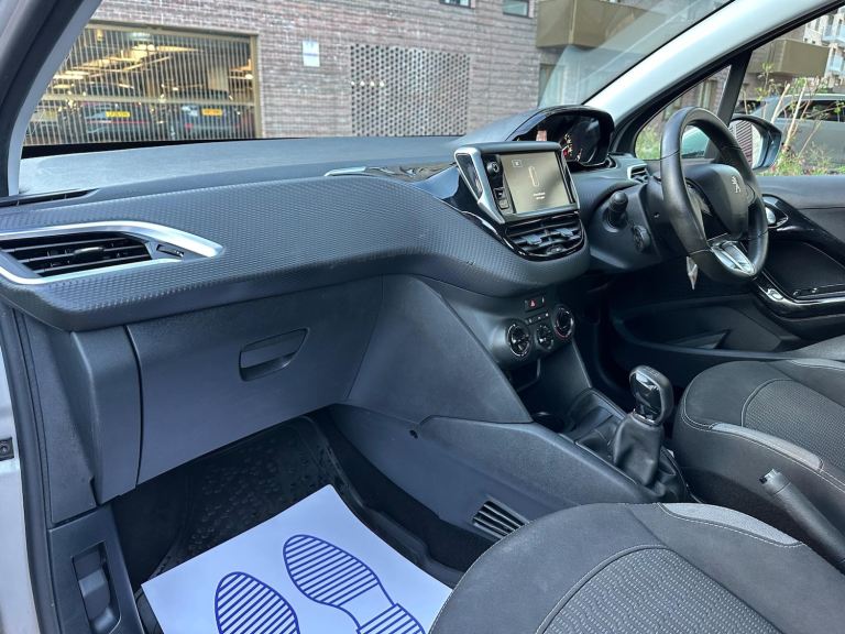 2017 Peugeot 208 1.2 PureTech Active Euro 6 5dr HATCHBACK Petrol Manual