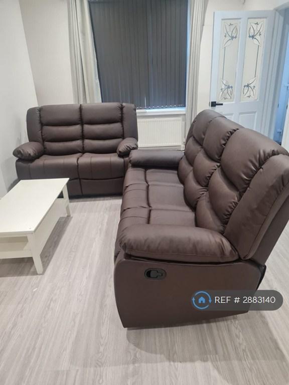 1 bedroom in Central St, Hengoed, CF82 (#2883140)