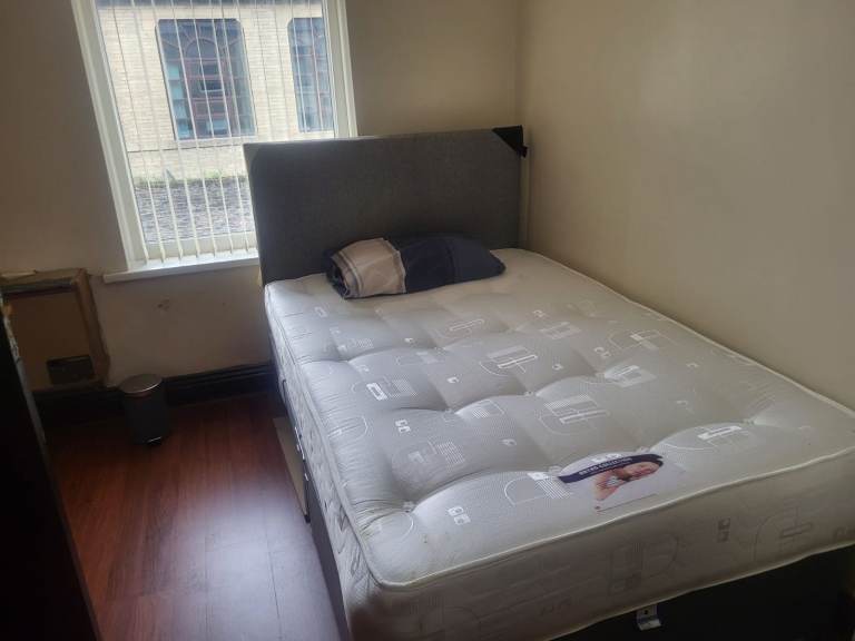 Room for rent with sharing partner 