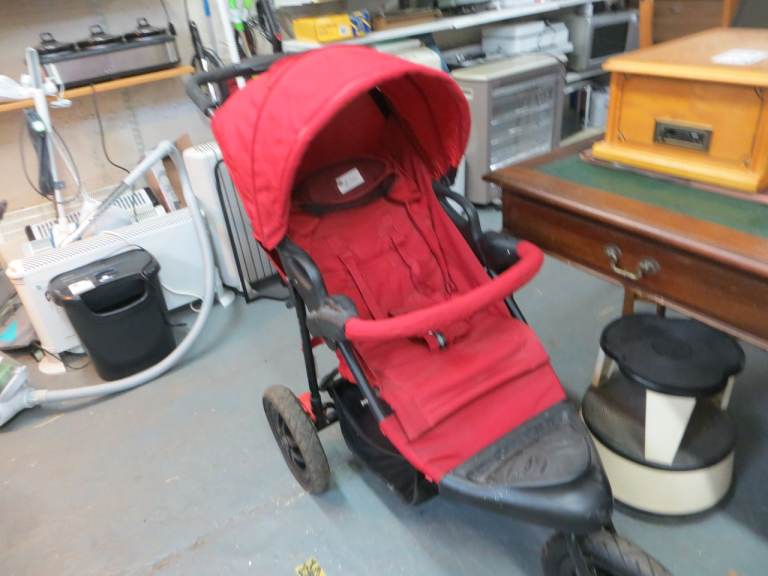 Sporty Pushchair / Stroller, Three-Wheeler (Kenilworth Lions Furniture Store) ref G16