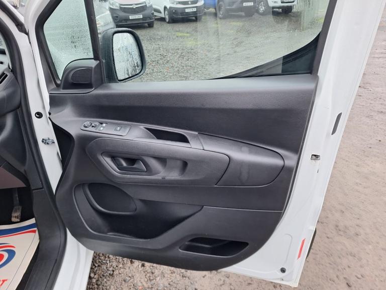 VAUXHALL COMBO 1.6 Turbo D 2300 Edition TWIN SIDE DOOR AIR CON White Manual Dies