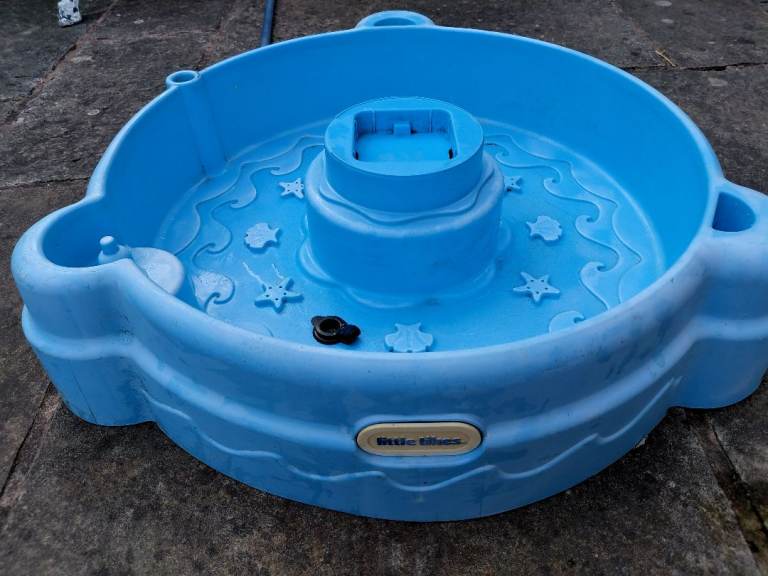 Little tikes small child's paddling pool 