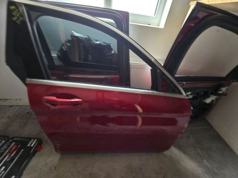 MERCEDES GLC W253 FACELIFT FRONT Drivers Side DOOR Breaking Parts 
