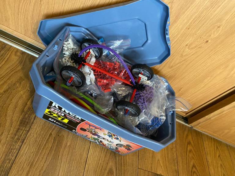 image for 1.2 kg of K’NEX, including micro K’NEX + storage box, STEM / engineering toy