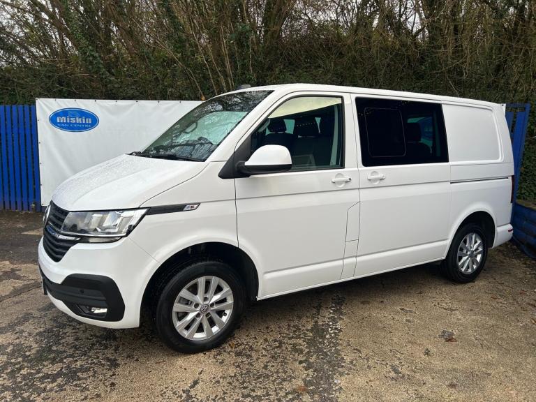 image for 2022 Volkswagen Transporter 2.0 TDI 150 Highline Kombi Van DSG WINDOW VAN Diesel Automatic