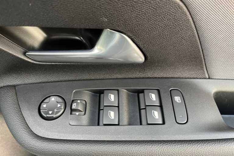 2025 Vauxhall Mokka 1.2 Turbo 136 Griffin 5dr HATCHBACK PETROL Manual