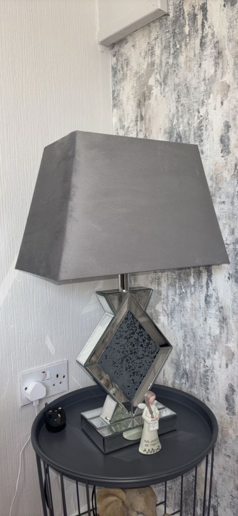 Table lamp