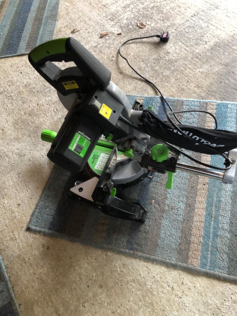 EVOLUTION 210mm SAW