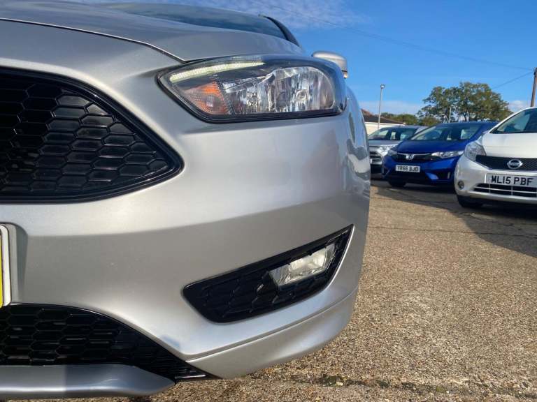 FORD FOCUS 1.5 ST-LINE DIESEL VERY GOOD CONDITION NEW CAMBELT KIT SERVICE MOT