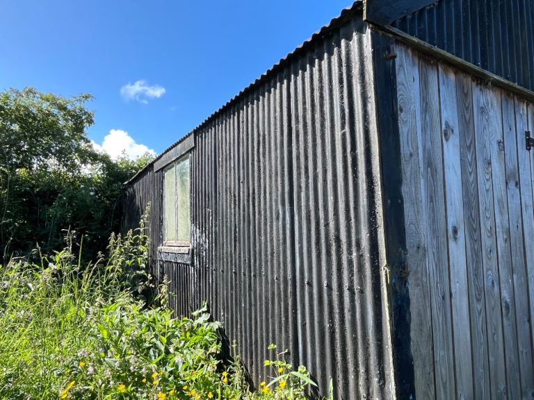Large double Garage barn 