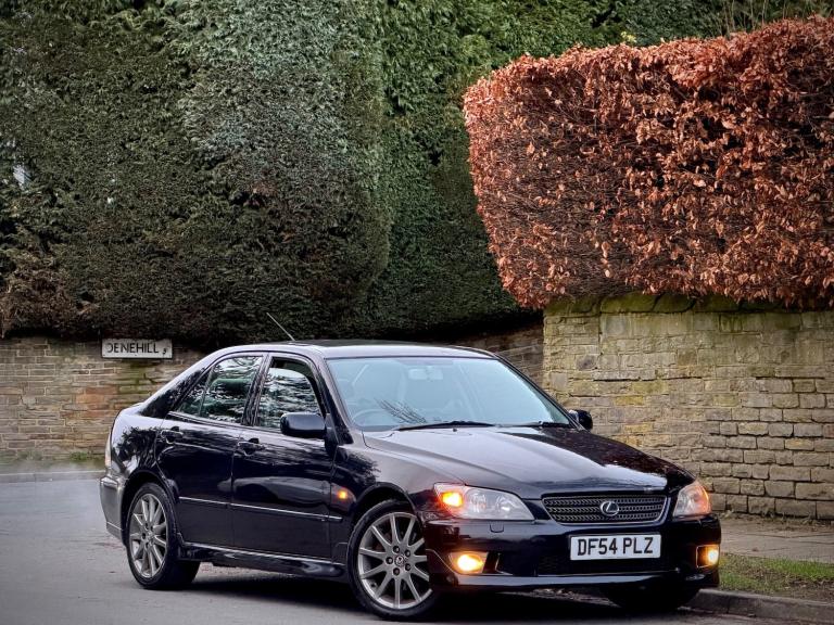 LEXUS IS 200 2.0 SE [TRD KIT] MANUAL 6SPD + FULL S/HSTRY + 1 OWNER + V TIDY CAR!