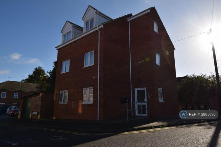 1 bedroom flat in Kings St, Wellingborough, NN8 (1 bed) (#2983778)