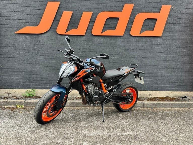 KTM 890 DUKE R - LOW MILEAGE EXAMPLE 