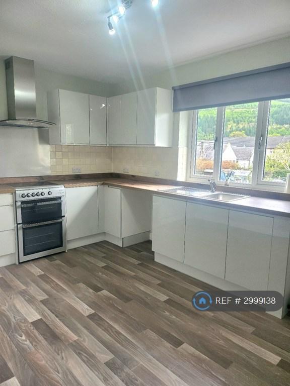 3 bedroom flat in Miller Street, Innerleithen, EH44 (3 bed) (#2999138)