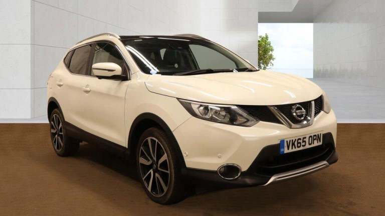 2015 Nissan Qashqai 1.5 dCi Tekna 5dr HATCHBACK DIESEL Manual