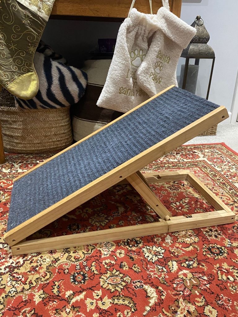 Solid wood dog ramp. 2 Height adjustable. 