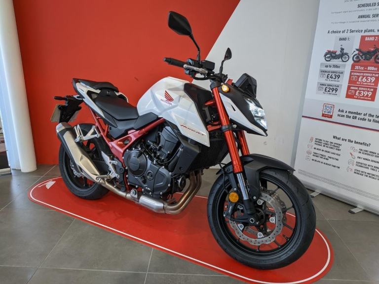 2024 HONDA CB750  HORNET WHITE SUPERB BIKE ONE OWNER