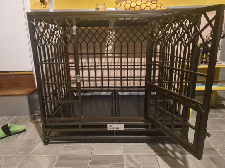 New solid dog cage