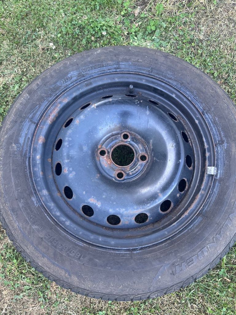Tyre to suit Mini 