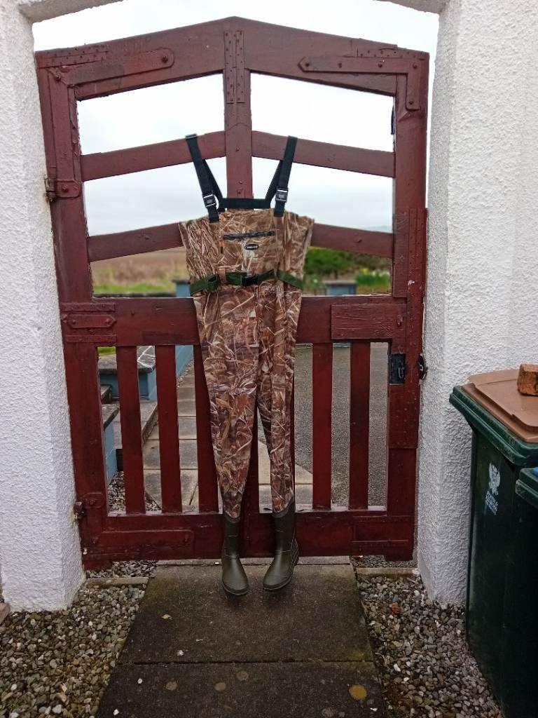 Prologic Max-5 Realtree  Chest waders Cam0flage Size 40/41 (6/7) unused.