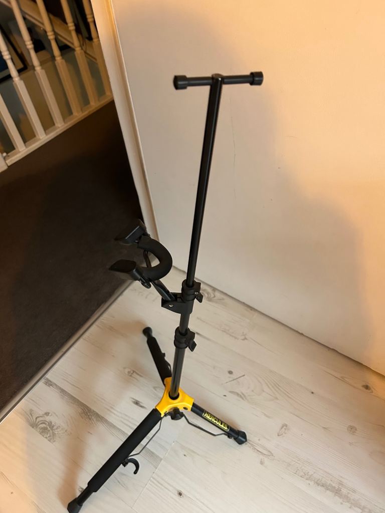 Brand new Hercules violin/viola stand with bow holder 