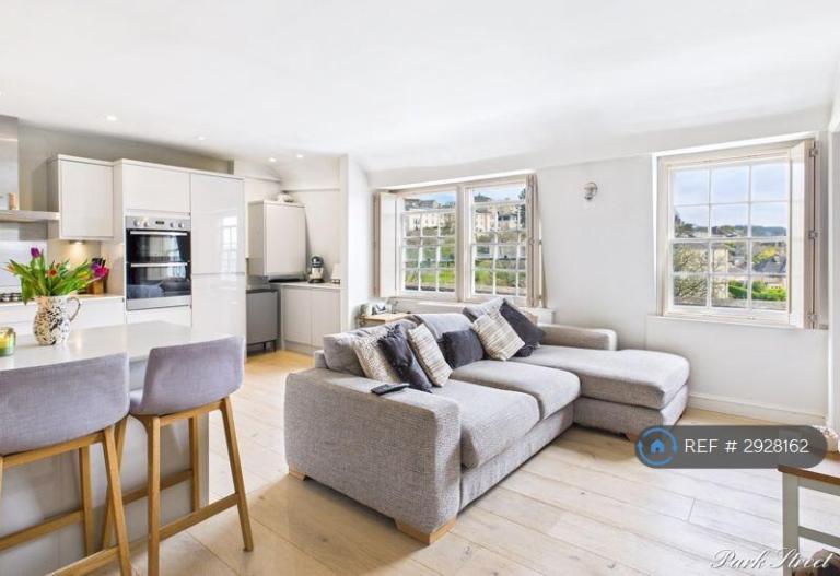 2 bedroom flat in Park Street, Bath, BA1 (2 bed) (#2928162)