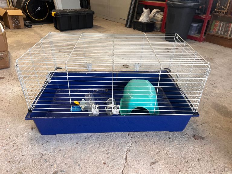 Cage: 95cm x 55cm
