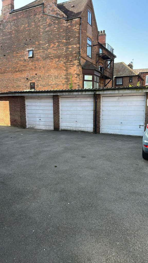 Secure Garage to rent Moseley Birmingham B13 9AD