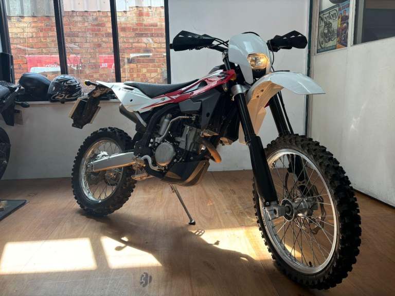 HUSQVARNA TE Red Manual Petrol 2012