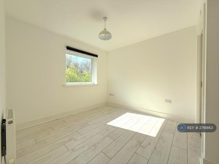 3 bedroom house in Tynemouth Pass, Gateshead, NE8 (3 bed) (#2716863)