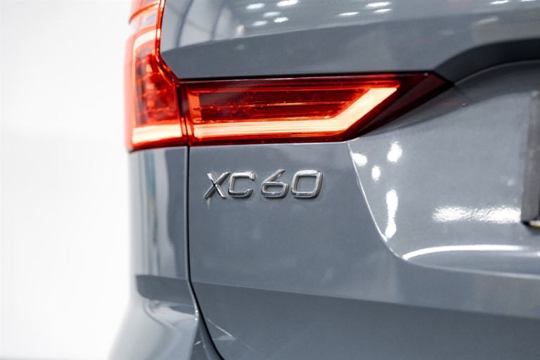 2022 Volvo XC60 2.0 B4D R DESIGN Pro 5dr AWD Geartronic ESTATE DIESEL Automatic