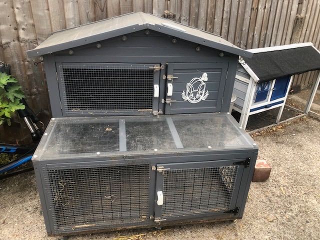 Rabbit hutch