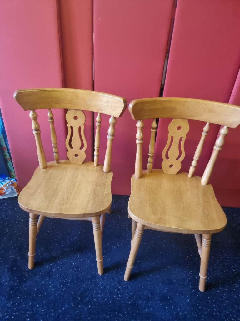 image for Pair of Julian Bowen Solid Oak  Fiddleback Dining Chairs 2 Farmhouse Chairs  Read Description 