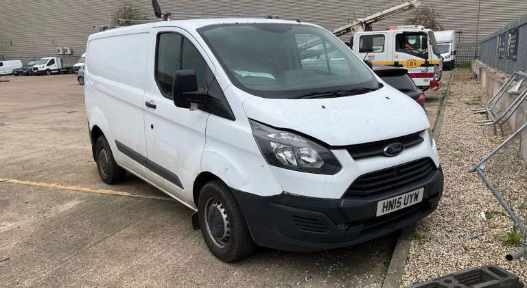 Ford, TRANSIT CUSTOM 2015 Van read add spares repairs Px swaps welcome 