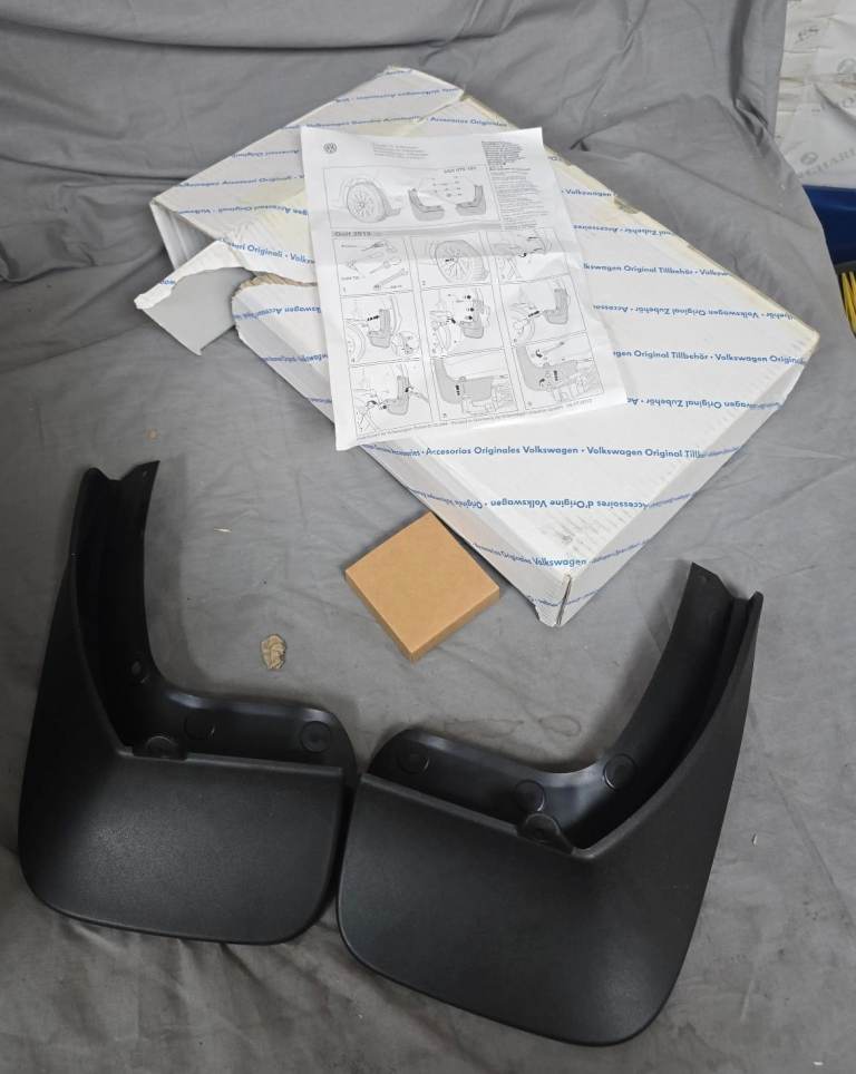 Genuine VW Golf MK7.5 2017-20 5G0075101 Rear Mud Flaps Splash Guards