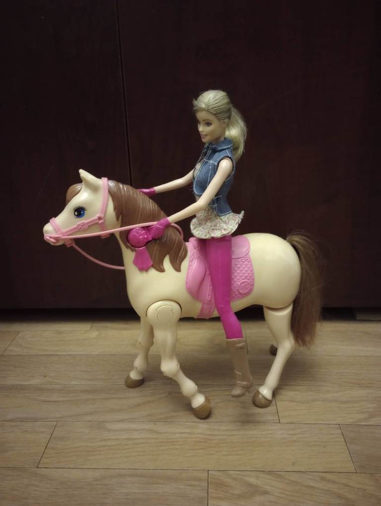 Like new Barbie Saddle 'N Ride Horse & Doll Set – Automatic Walking Horse Toy