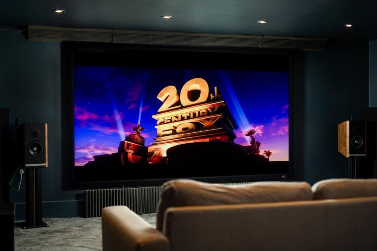 Framed projector screen