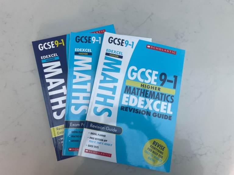 GCSE Grades 9-1: MATHS - Higher Revision and Exam Practice Book