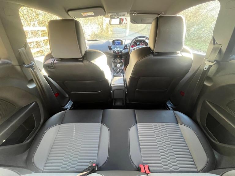 2016 Ford Fiesta 1.6T EcoBoost ST-2 Euro 6 3dr HATCHBACK Petrol Manual