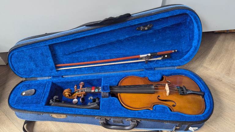 Stentor student violin 1/8 size 