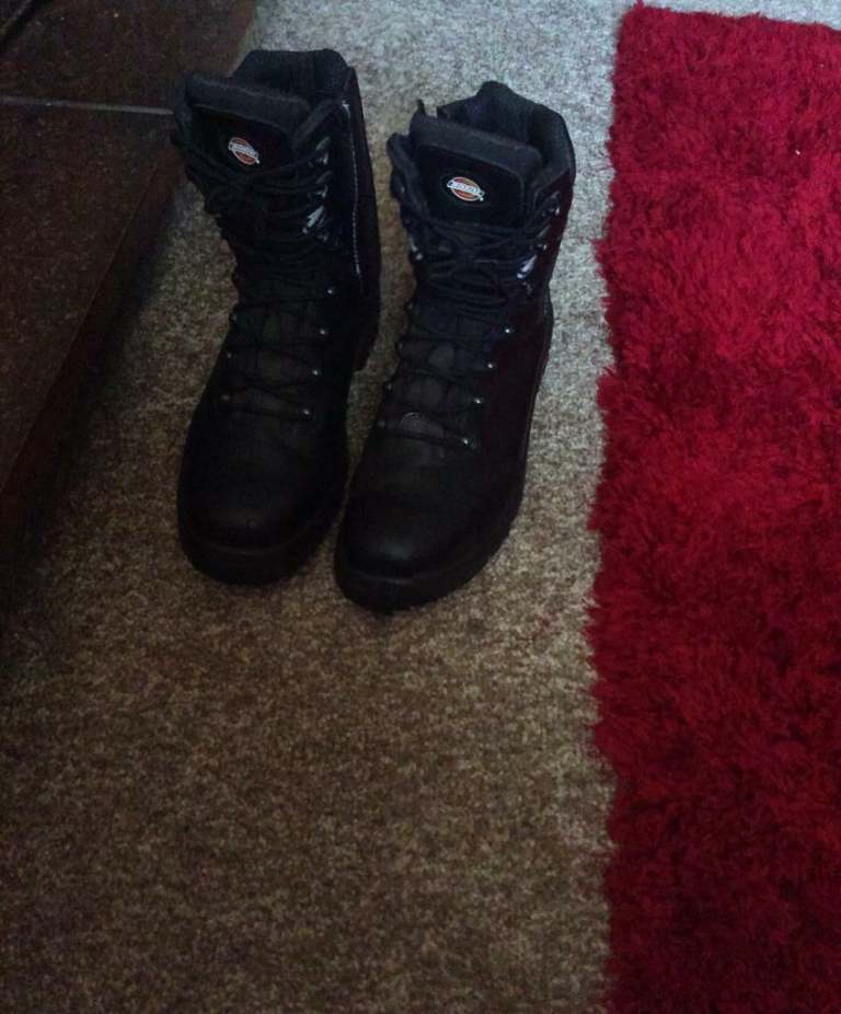Walking boots 