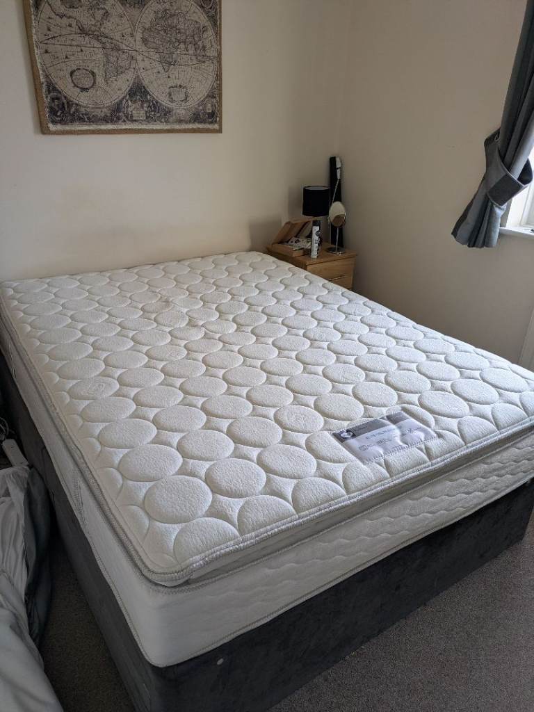King Size Sealy Response Gel 1400 Springs Deep Pillowtop Mattress and Divan
