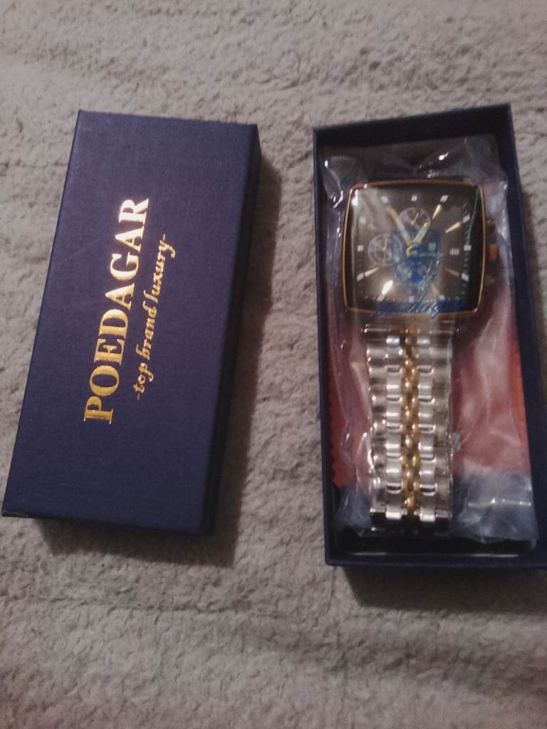 Very nice and reliable men's quarts watch unused brand new 