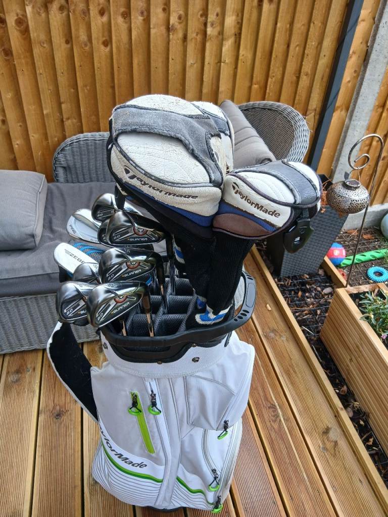 Full set of Taylormade Golf clubs 