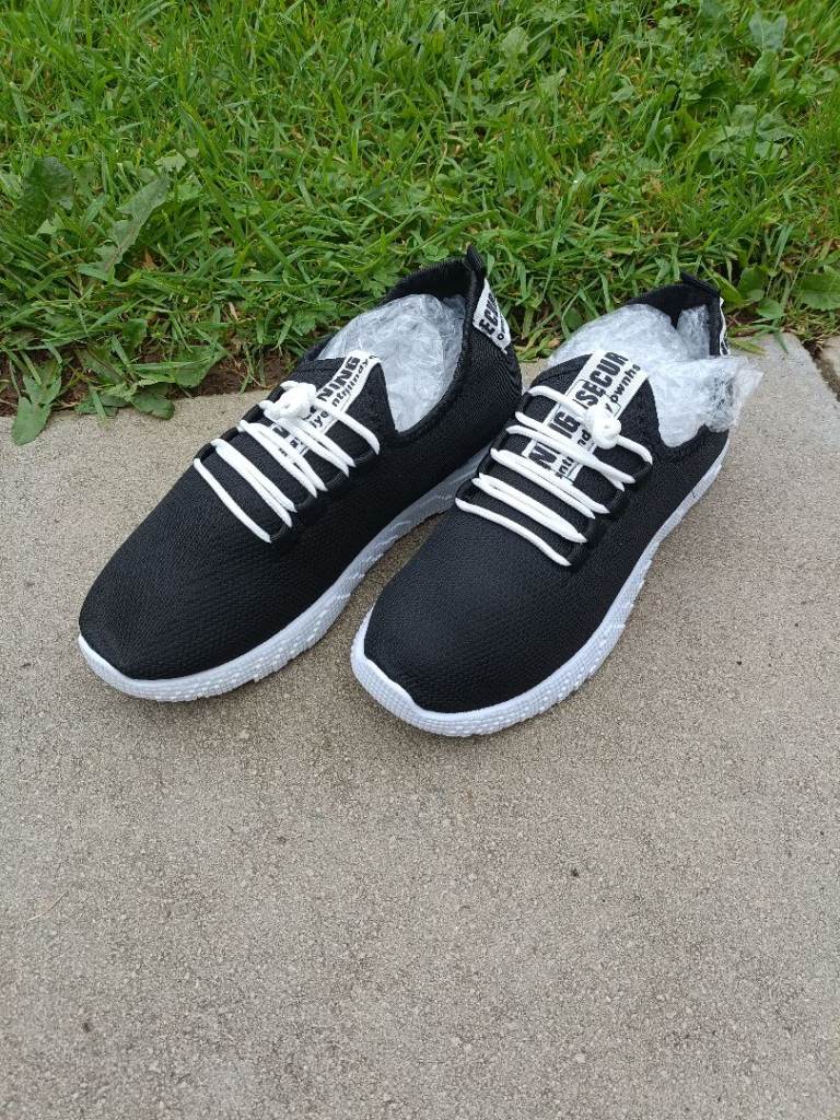 Brand 🆕 canvas trainers in black and white 