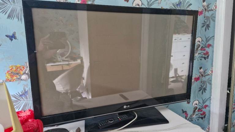 42 inch LG plasma tv 