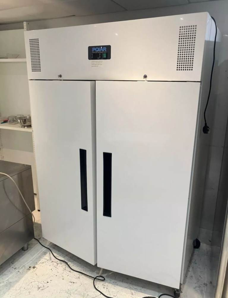 Large commercial fridge 