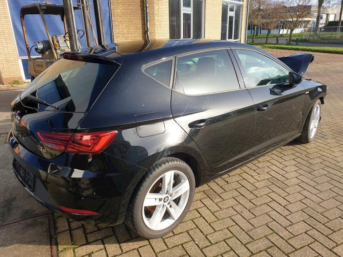 2017 SEAT LEON FR  BREAKING SPARES AIRBAG LEATHER SEATS ALLOY DOORS AXLE HUBS CORNERS